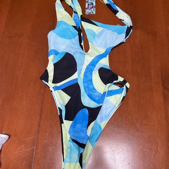 OFF SHOULDER ONE PIECE - Picture 3 of 4